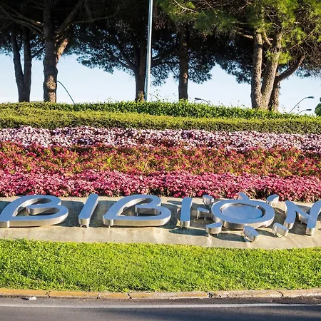 Apartment With Shared Pool For Eight Guests Bibione